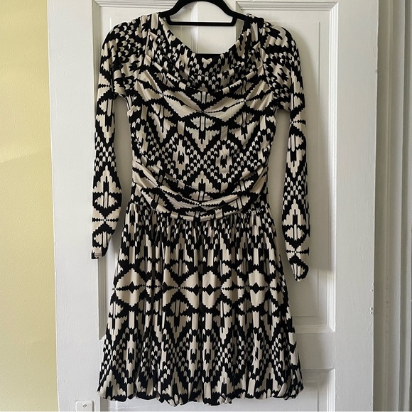 Leota Bubble Hem Dress with Ruched Long Sleeves and Ruching at th… - Picture 2 of 16